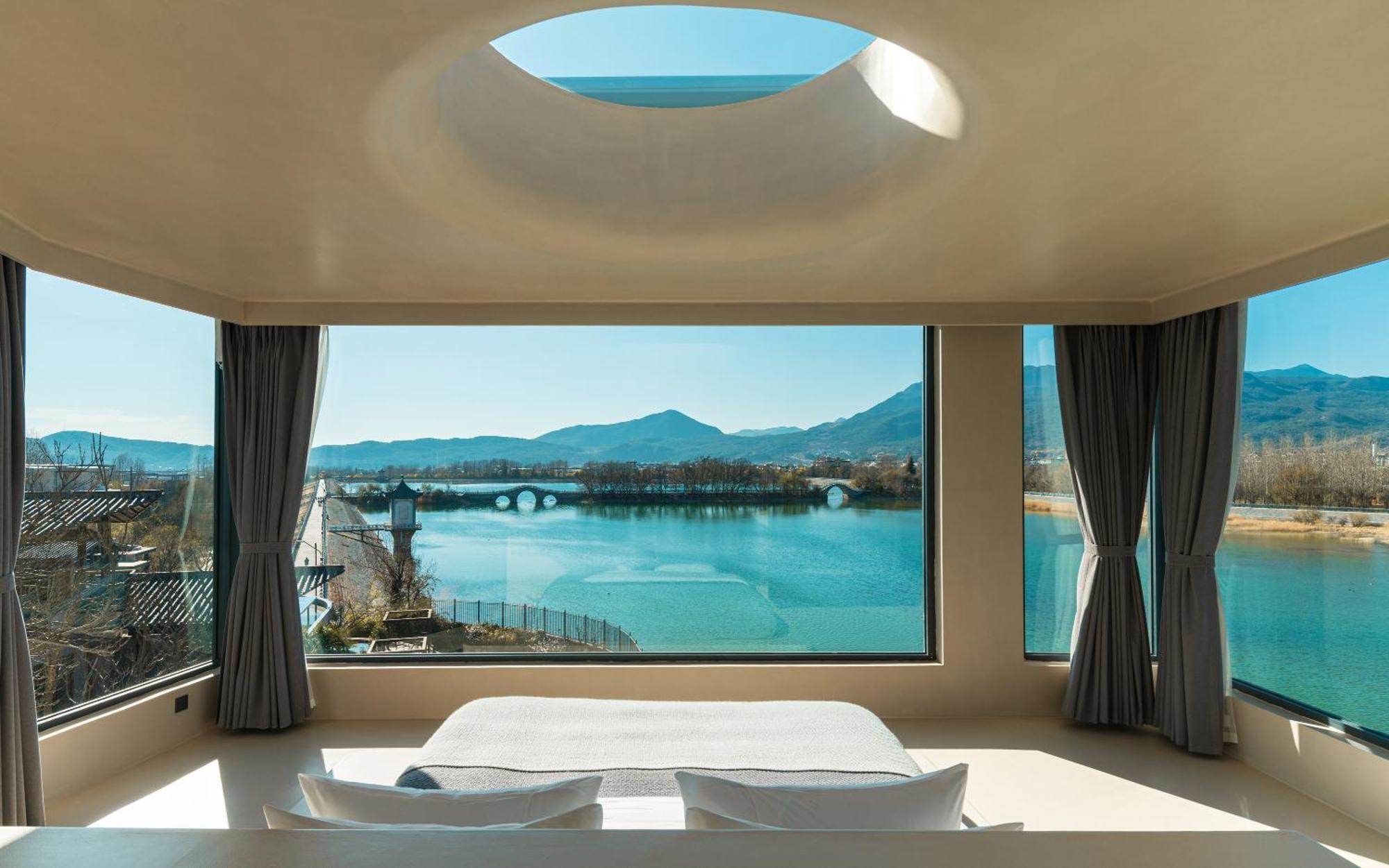 Half Pond White House Hotell Lijiang  Exteriör bild