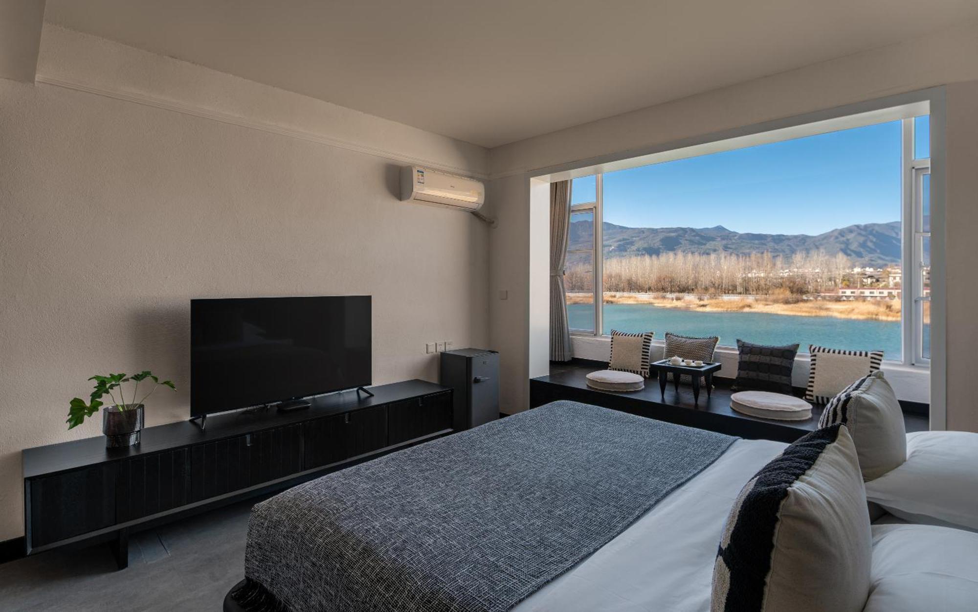 Half Pond White House Hotell Lijiang  Exteriör bild