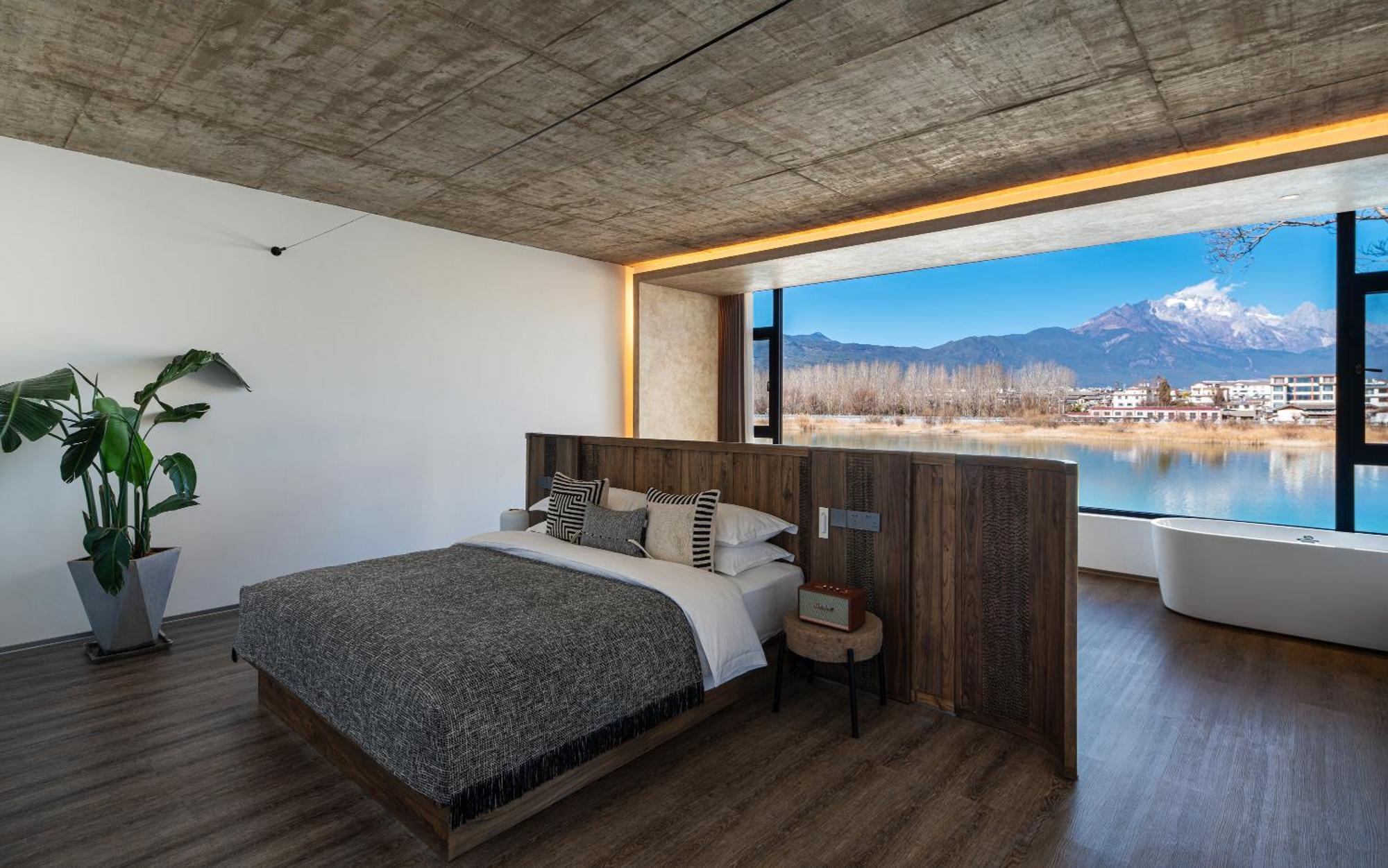 Half Pond White House Hotell Lijiang  Exteriör bild