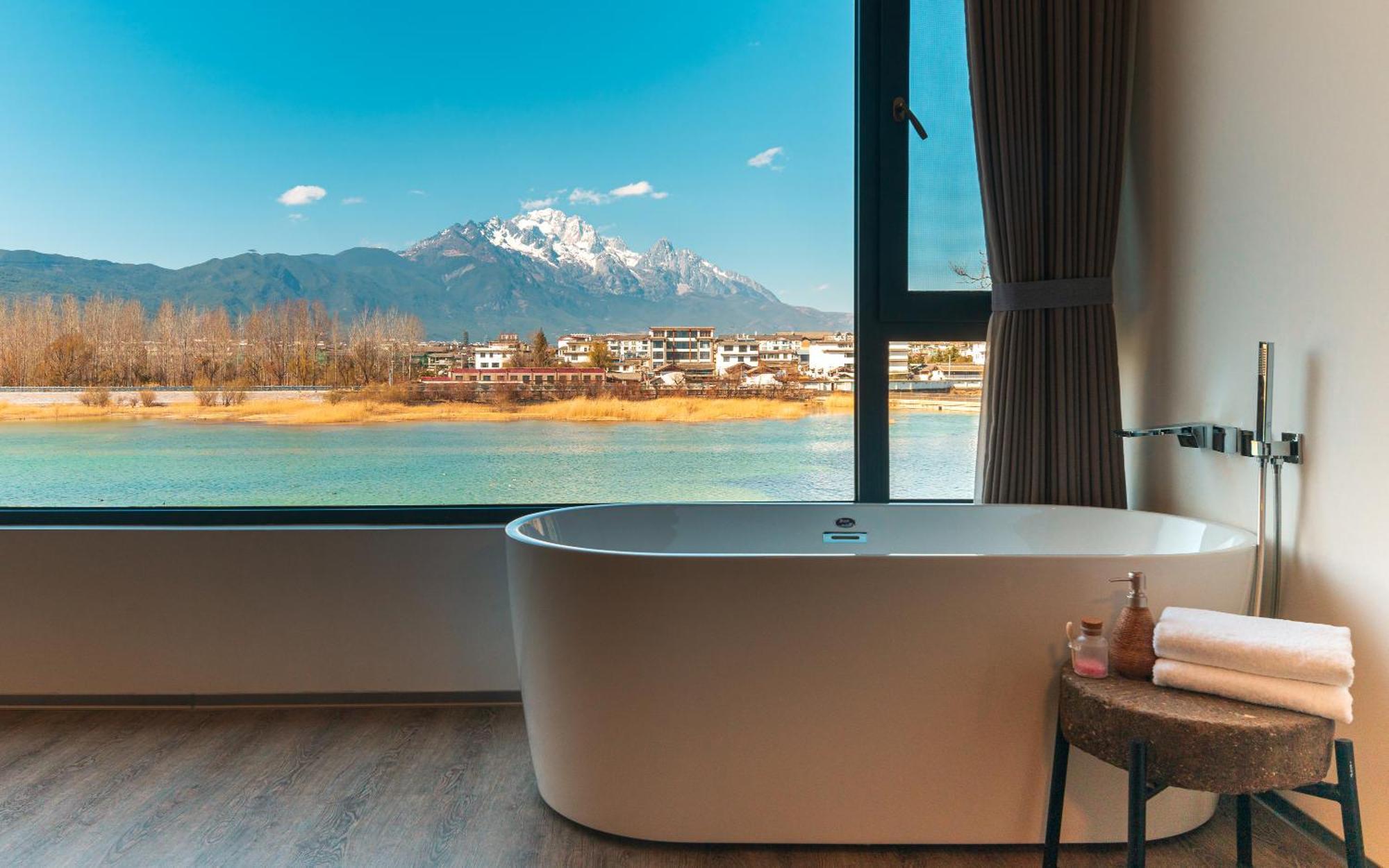 Half Pond White House Hotell Lijiang  Exteriör bild
