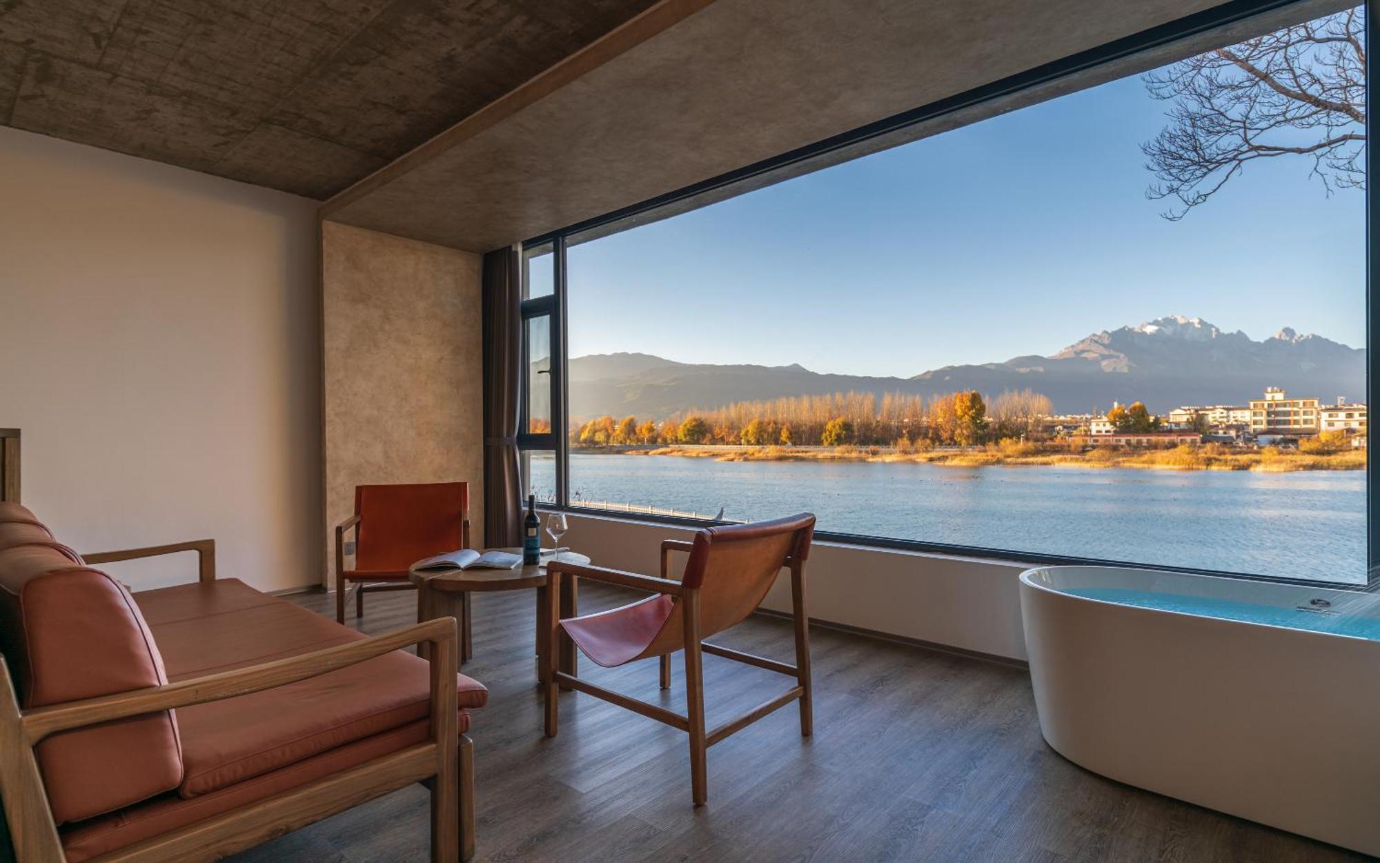 Half Pond White House Hotell Lijiang  Exteriör bild