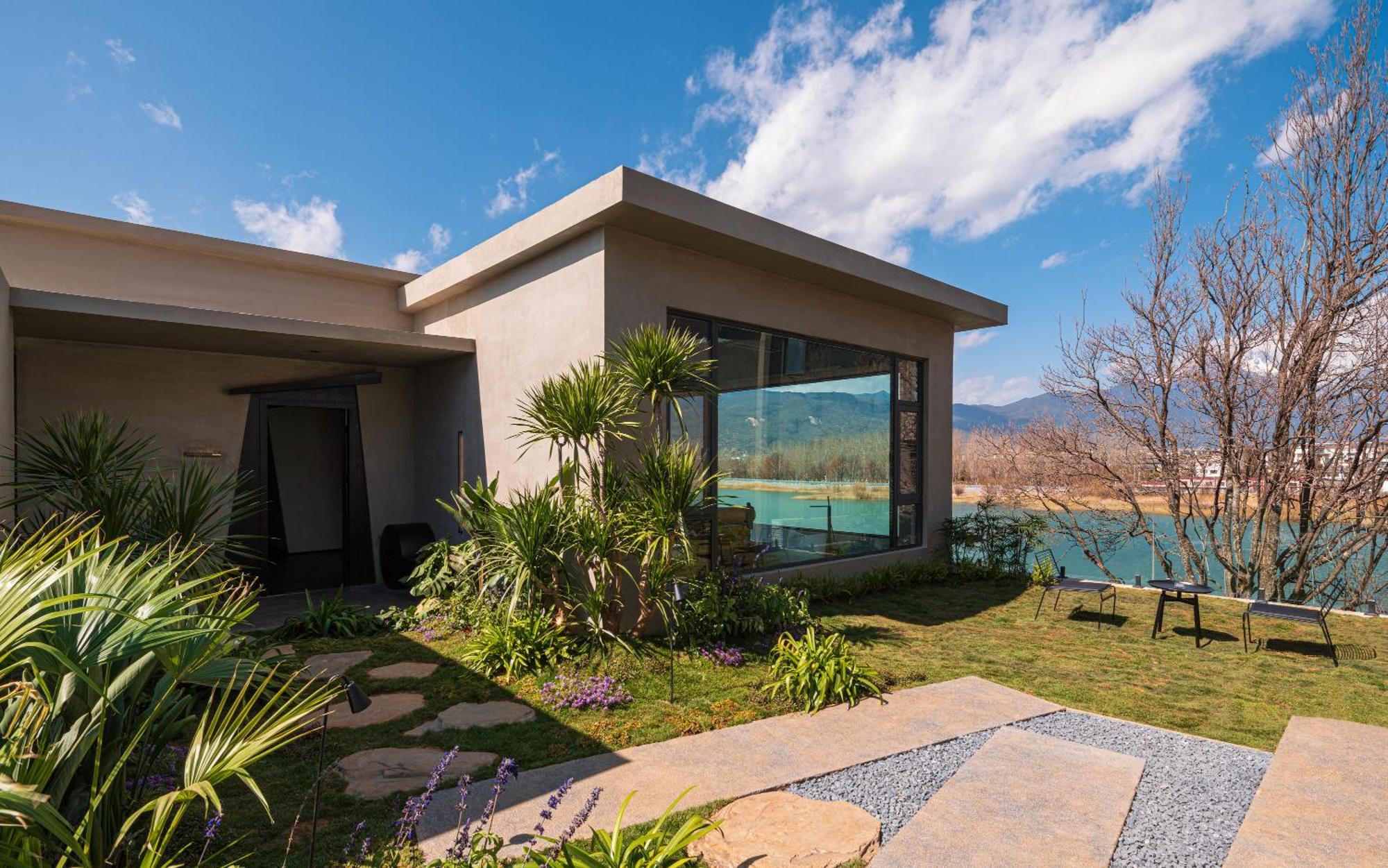Half Pond White House Hotell Lijiang  Exteriör bild