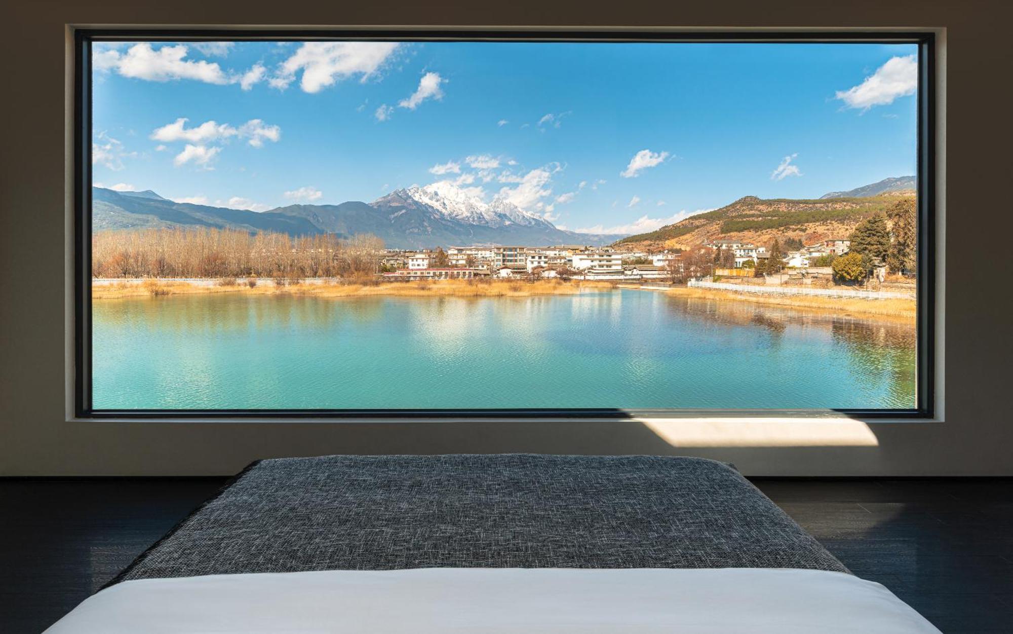Half Pond White House Hotell Lijiang  Exteriör bild