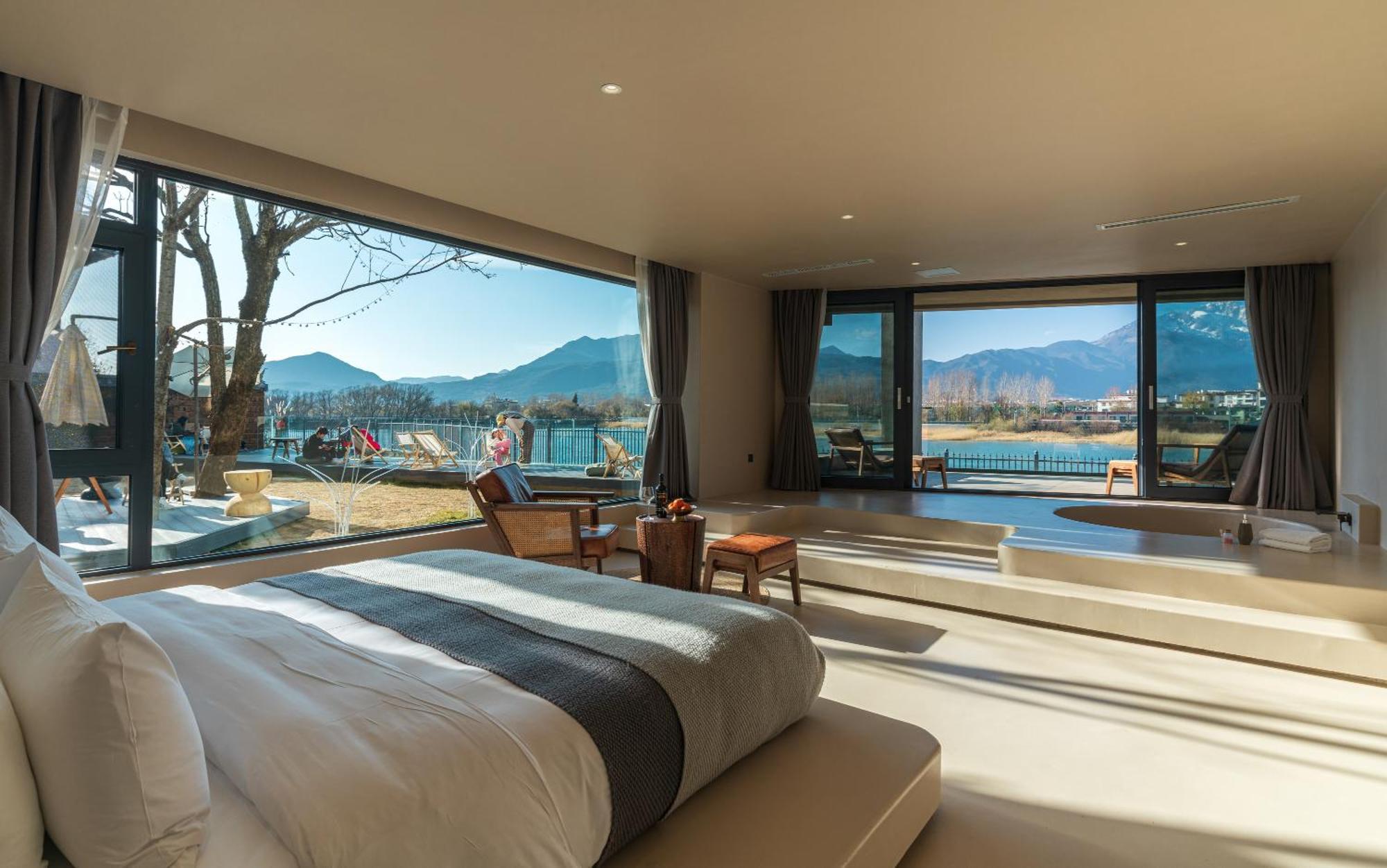 Half Pond White House Hotell Lijiang  Exteriör bild