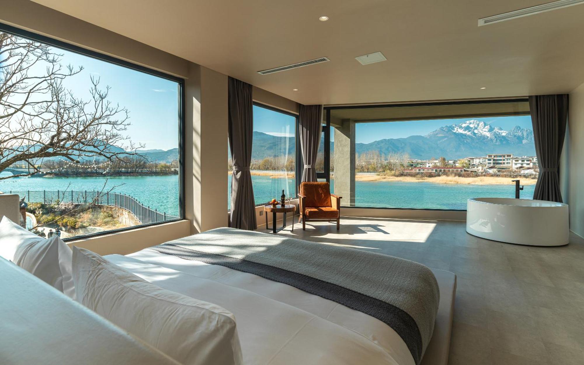 Half Pond White House Hotell Lijiang  Exteriör bild