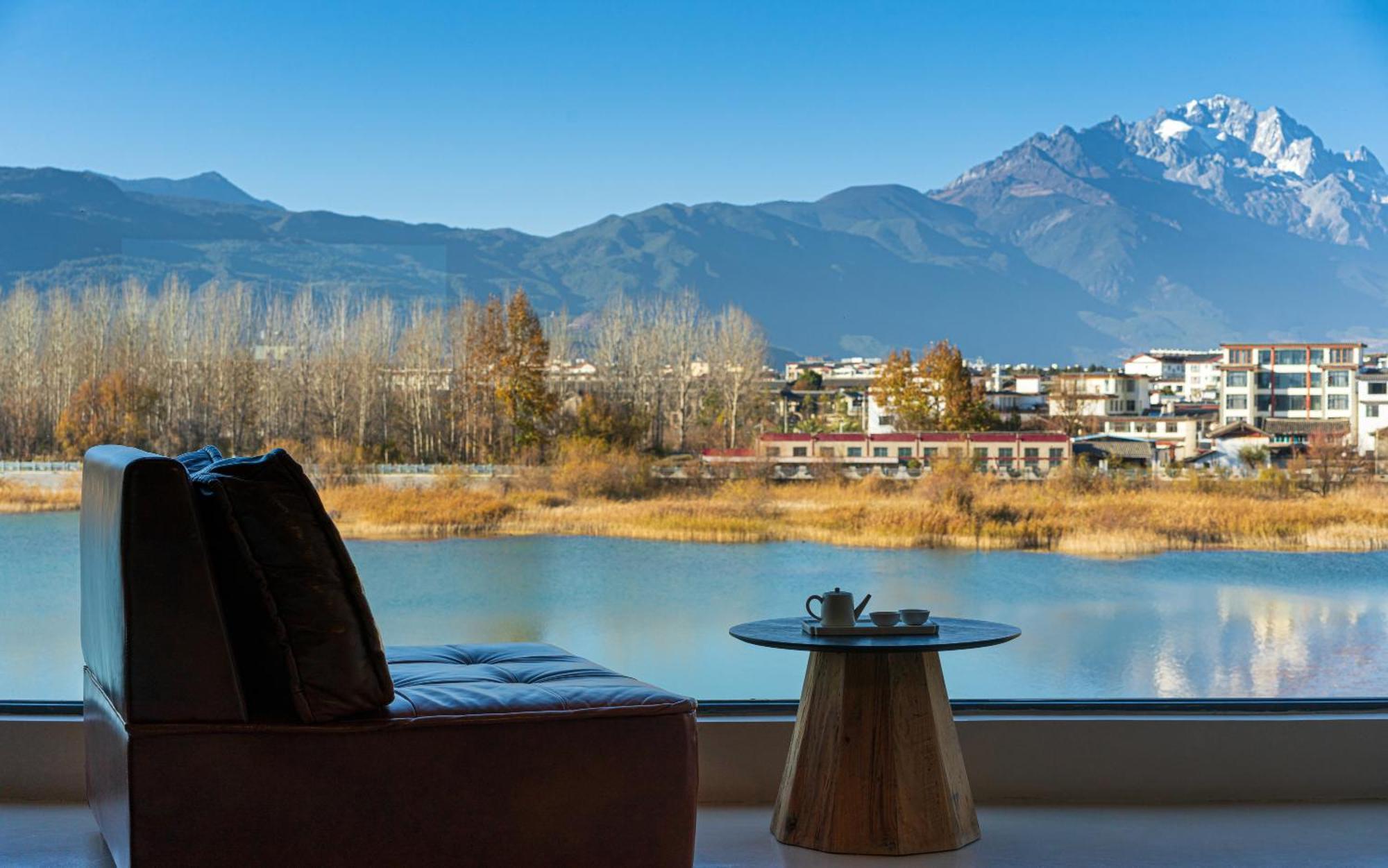 Half Pond White House Hotell Lijiang  Exteriör bild