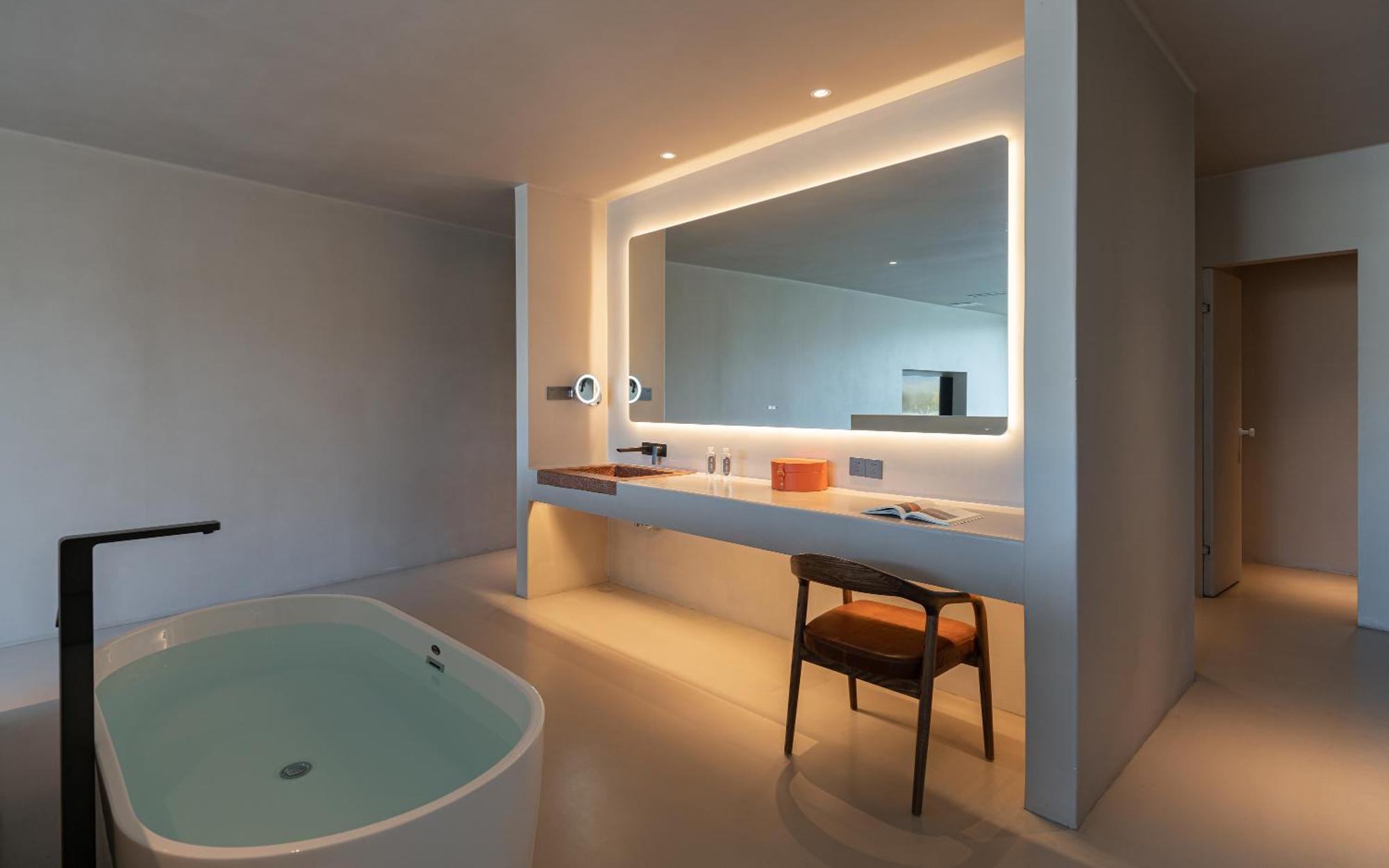 Half Pond White House Hotell Lijiang  Exteriör bild
