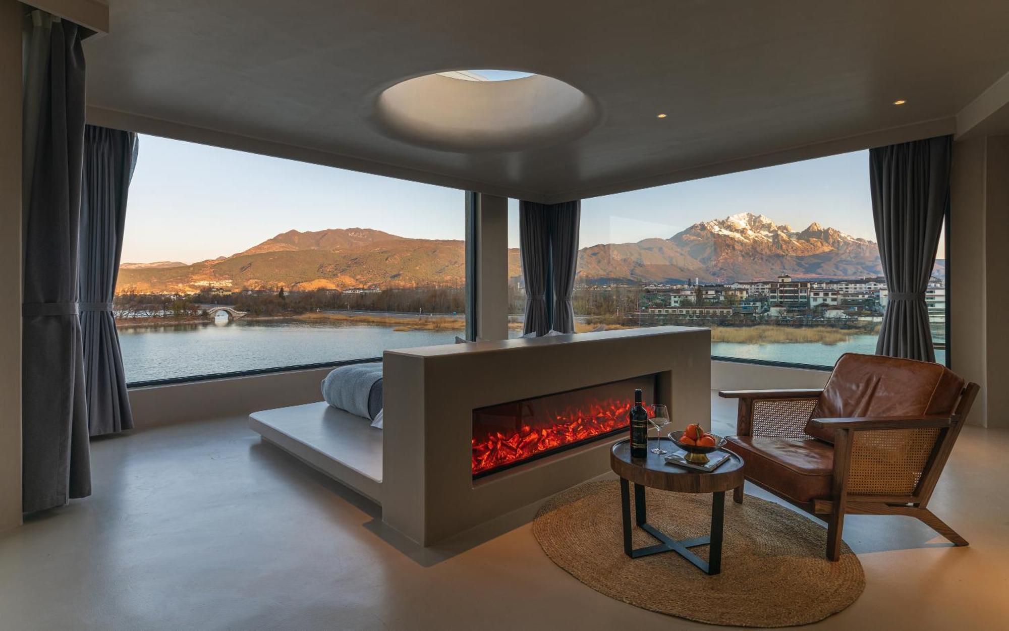 Half Pond White House Hotell Lijiang  Exteriör bild